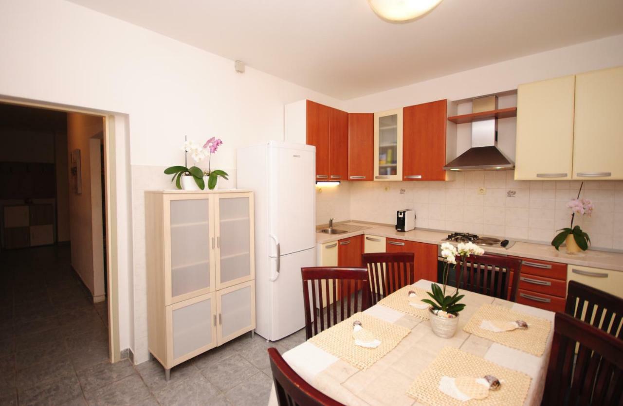 Apartment Raquil Split Exterior photo