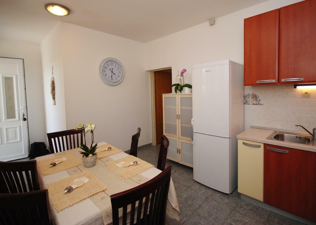 Apartment Raquil Split Exterior photo