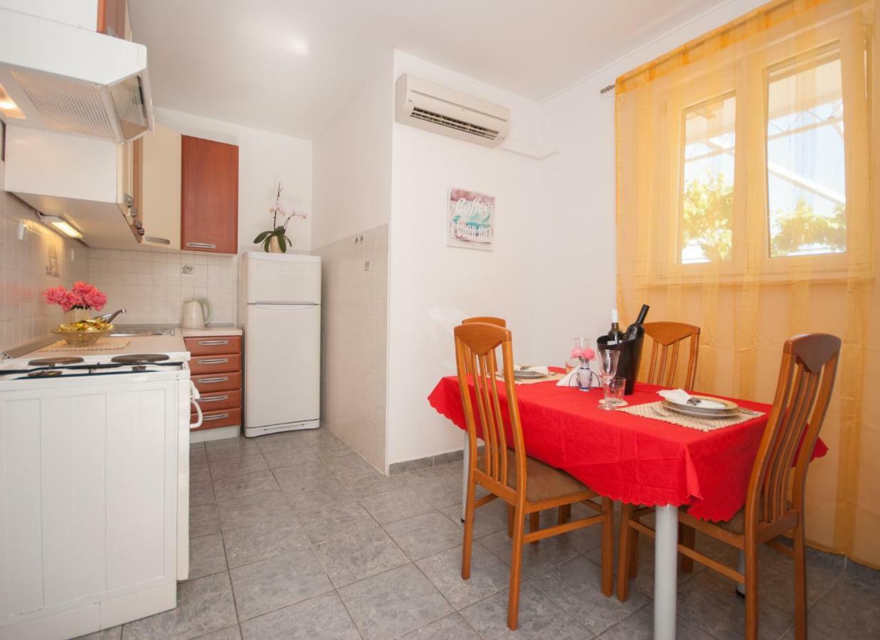 Apartment Raquil Split Exterior photo